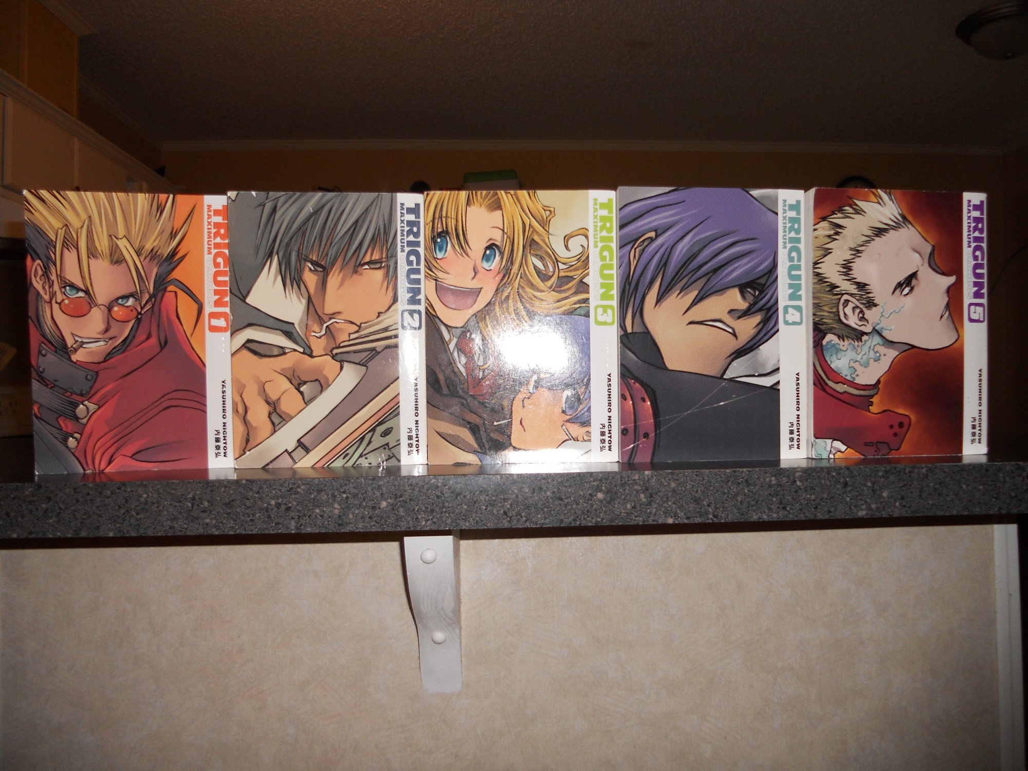 trigun-maximum-omnibus-vol-1-5_.thumb.jpg.34878da824f0947cbb8cd5a182be2043.jpg